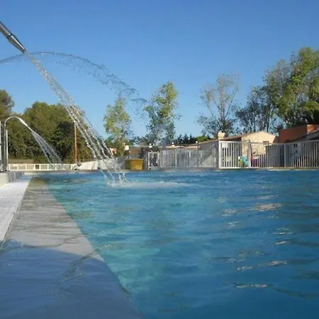T3 Jardin Piscine Clim Et Parking *